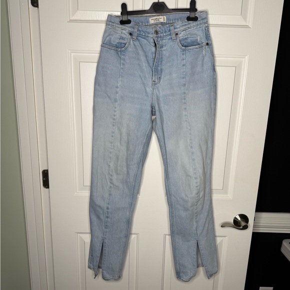 Abercrombie & Fitch Curve Love Ultra High Rise 90s Jeans with Slit - Size 29/8R - Picture 3 of 11